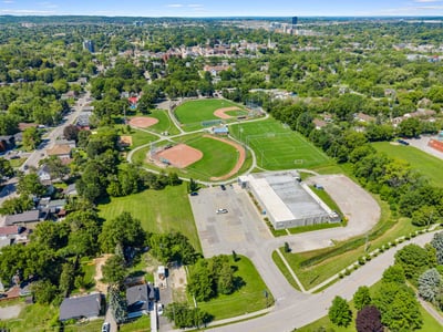 811 Three Seasons Dr., Newmarket, ON
