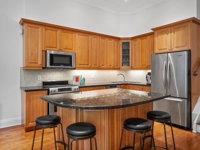 487 Spadina Rd., Toronto, ON