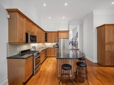 487 Spadina Rd., Toronto, ON