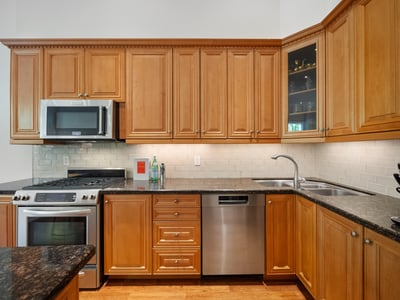 487 Spadina Rd., Toronto, ON