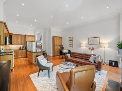 487 Spadina Rd., Toronto, ON
