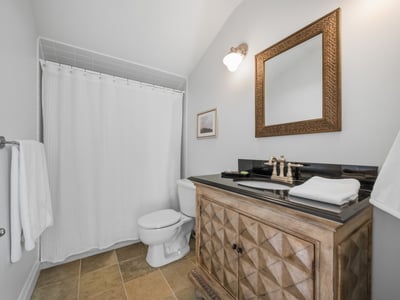 487 Spadina Rd., Toronto, ON