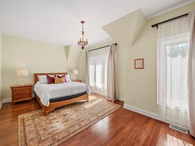 487 Spadina Rd., Toronto, ON