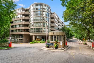 108-18 Lower Village Gate, Toronto, ON