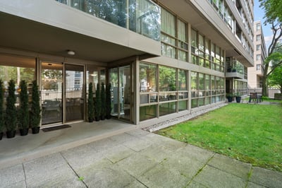108-18 Lower Village Gate, Toronto, ON