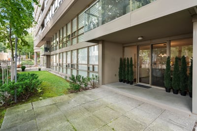 108-18 Lower Village Gate, Toronto, ON