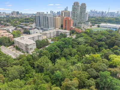 108-18 Lower Village Gate, Toronto, ON