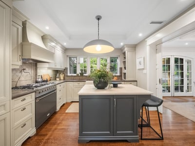 14 Pine Cres., Toronto, ON