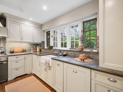14 Pine Cres., Toronto, ON
