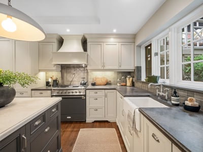 14 Pine Cres., Toronto, ON