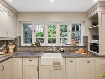 14 Pine Cres., Toronto, ON