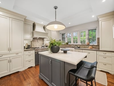 14 Pine Cres., Toronto, ON