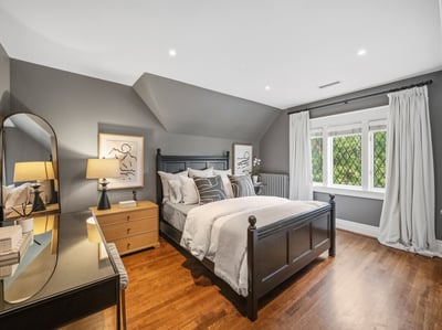 14 Pine Cres., Toronto, ON