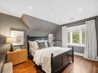 14 Pine Cres., Toronto, ON