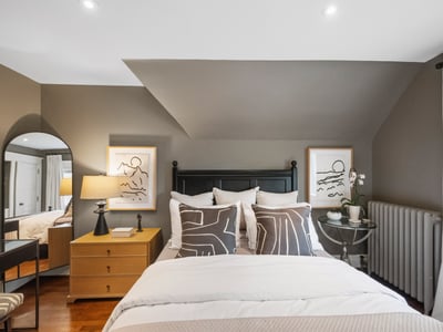 14 Pine Cres., Toronto, ON