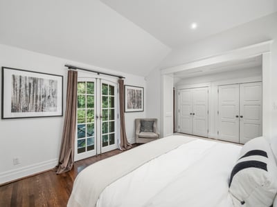 14 Pine Cres., Toronto, ON