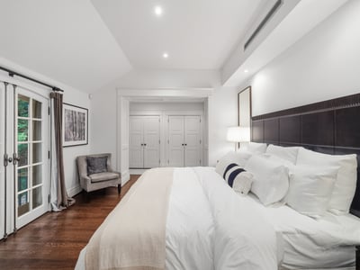 14 Pine Cres., Toronto, ON