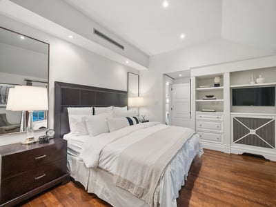 14 Pine Cres., Toronto, ON