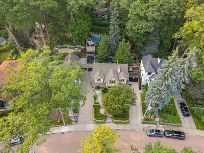 14 Pine Cres., Toronto, ON