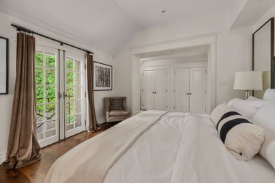 14 Pine Cres., Toronto, ON