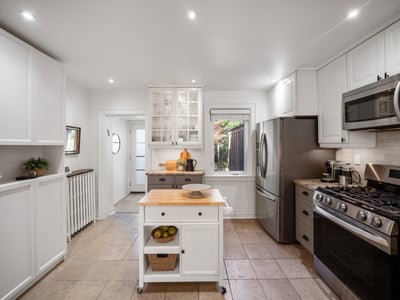 16 Hector Ave., Toronto, ON