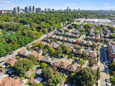 16 Hector Ave., Toronto, ON