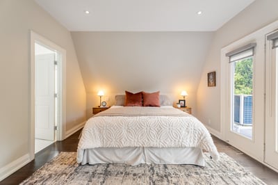 192 Erskine Ave., Toronto, ON