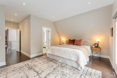 192 Erskine Ave., Toronto, ON