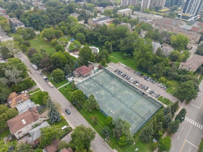1609-18 Spring Garden Ave., North York, ON