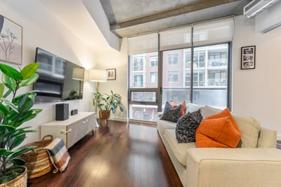 210 - 33 Mill St, Toronto, ON