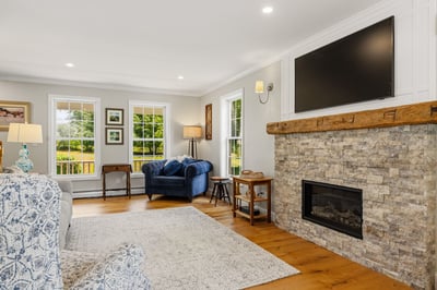 61 Bunker Hill Avenue, Stratham, NH