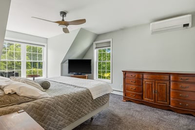 61 Bunker Hill Avenue, Stratham, NH