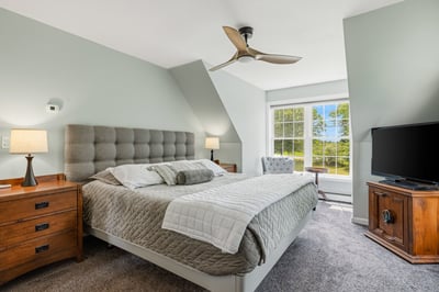61 Bunker Hill Avenue, Stratham, NH