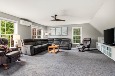 61 Bunker Hill Avenue, Stratham, NH