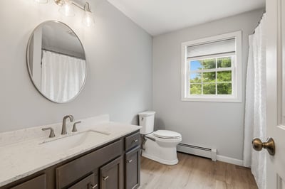 61 Bunker Hill Avenue, Stratham, NH