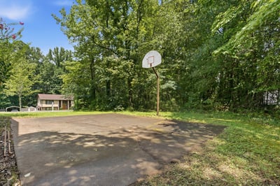 252 Shiloh Hills Dr NW, Kennesaw, GA