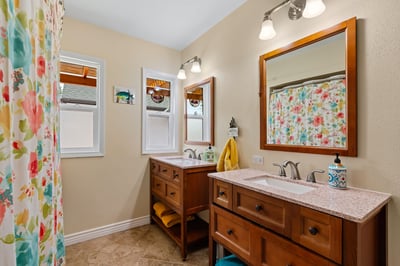 1102 W Fremont Ave, Selah, WA
