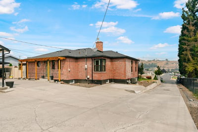 1102 W Fremont Ave, Selah, WA