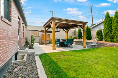 1102 W Fremont Ave, Selah, WA