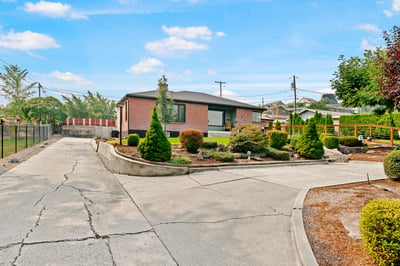 1102 W Fremont Ave, Selah, WA