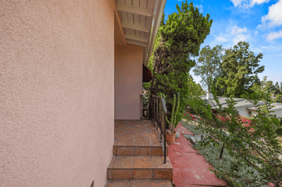 2132 Alcyona Dr, Los Angeles, CA