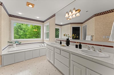 6725 SW Sean Michael Place, Portland, OR