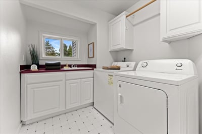 6725 SW Sean Michael Place, Portland, OR