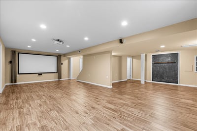 550 Lambert Drive, Slinger, WI