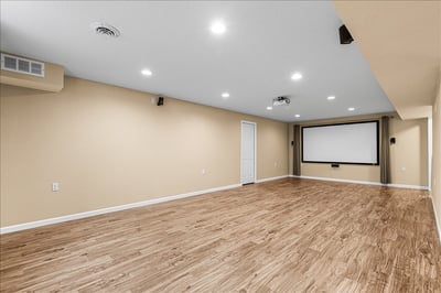 550 Lambert Drive, Slinger, WI