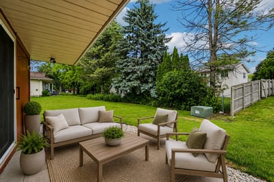 715 Tamarack DR E, West Bend, WI