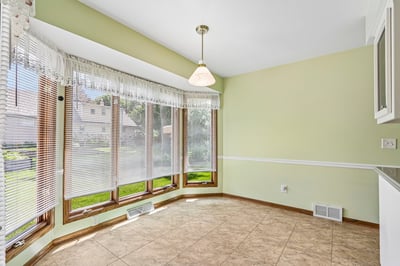 715 Tamarack DR E, West Bend, WI