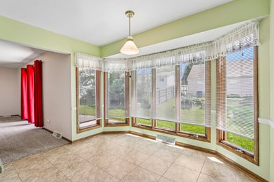 715 Tamarack DR E, West Bend, WI