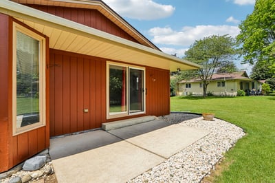 715 Tamarack DR E, West Bend, WI