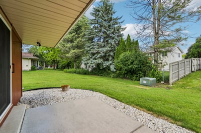 715 Tamarack DR E, West Bend, WI